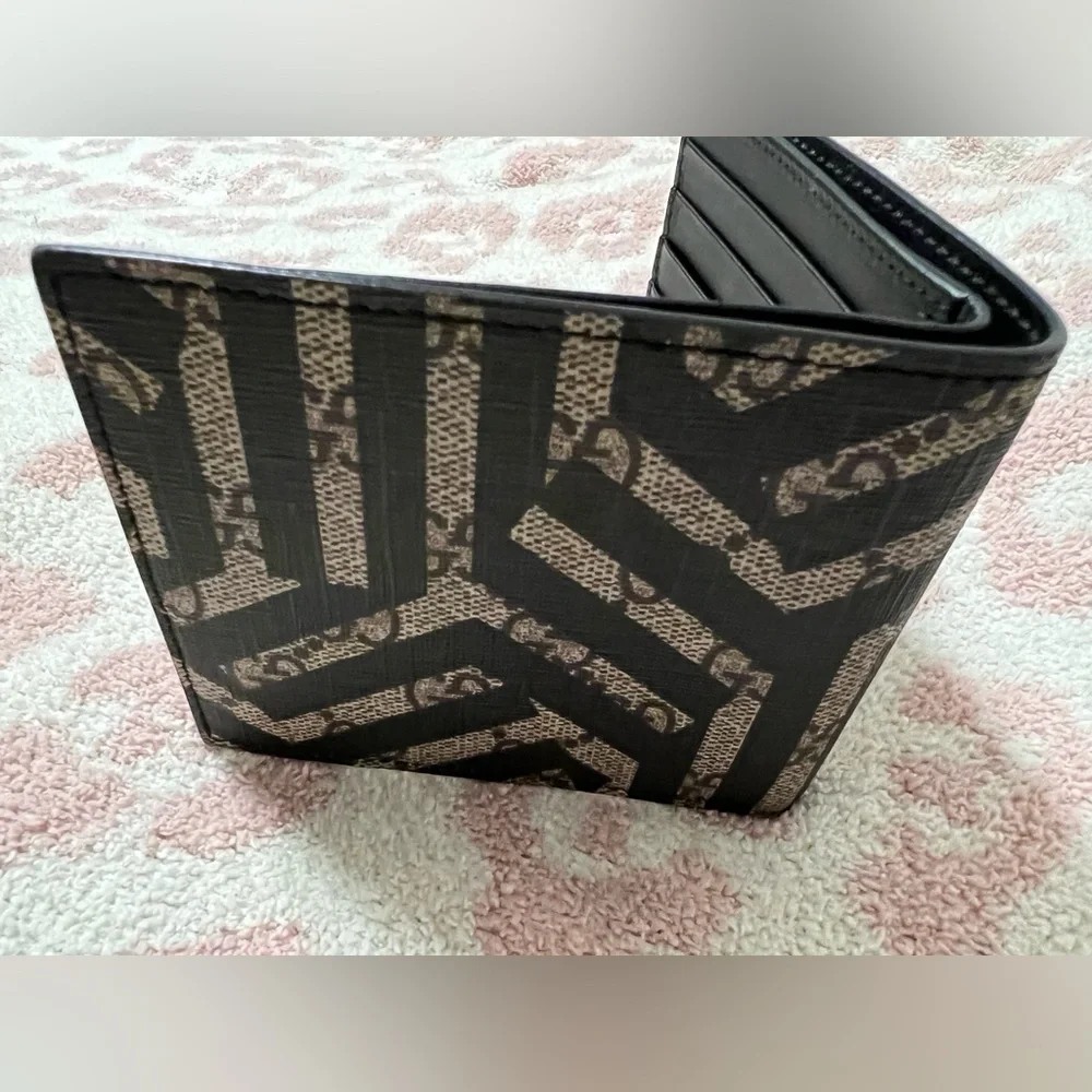 Gucci Black and Beige Men's Wallet - Picture 4 of 15